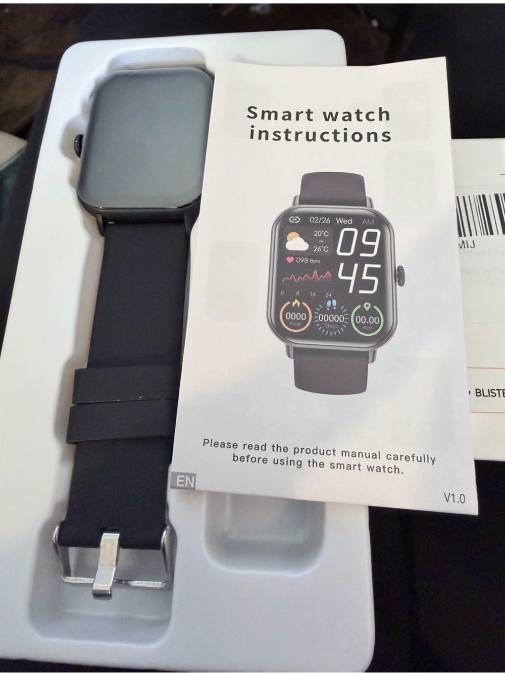 Black Smartwatch with Silicone Band - Modern Fitness Tracker